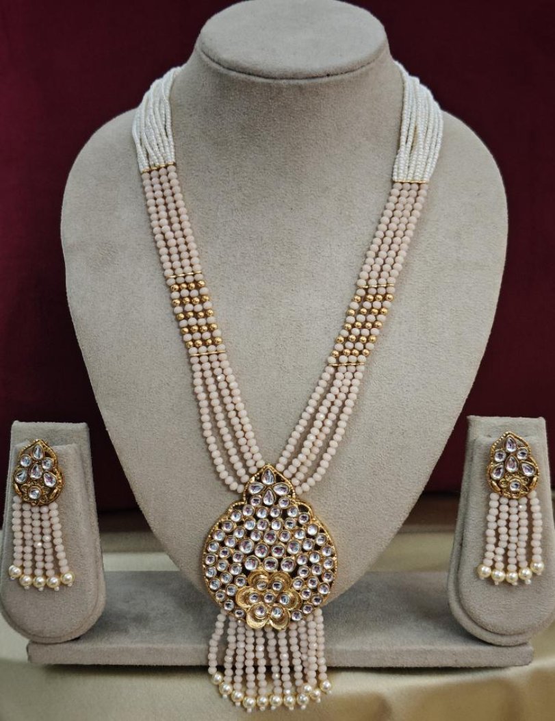 BEIGE EIRA PEARL MALA SET