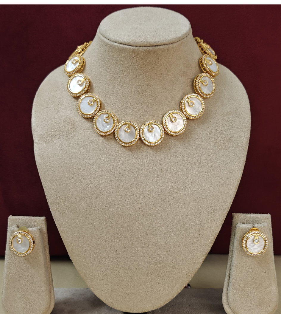 WHITE AAROHI ANTIQUE JEWELLERY SET