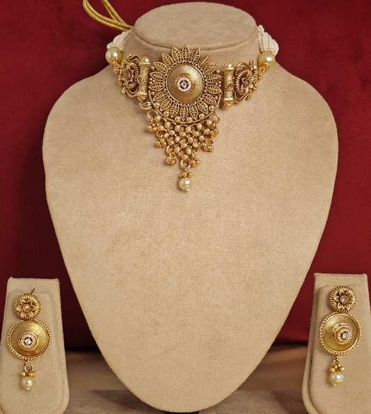 WHITE JANVIKA JEWELLERY SET