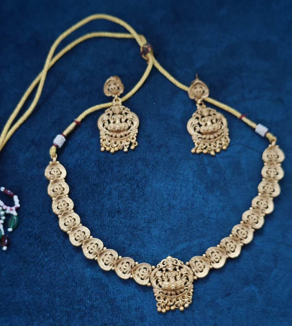 GOLDEN AADARSHINA TEMPLE JEWELLERY SET