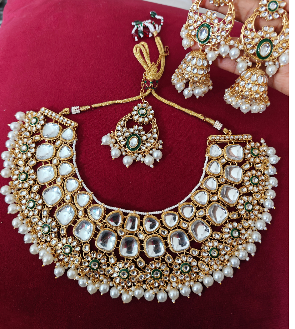 WHITE SHREENI JEWELLERY SET