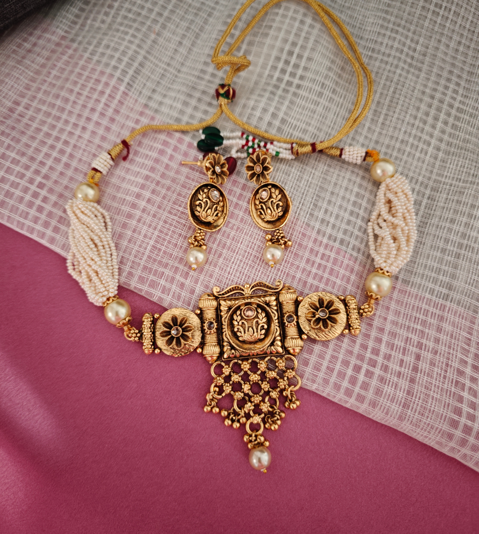 WHITE PRAVYA JEWELLERY SET