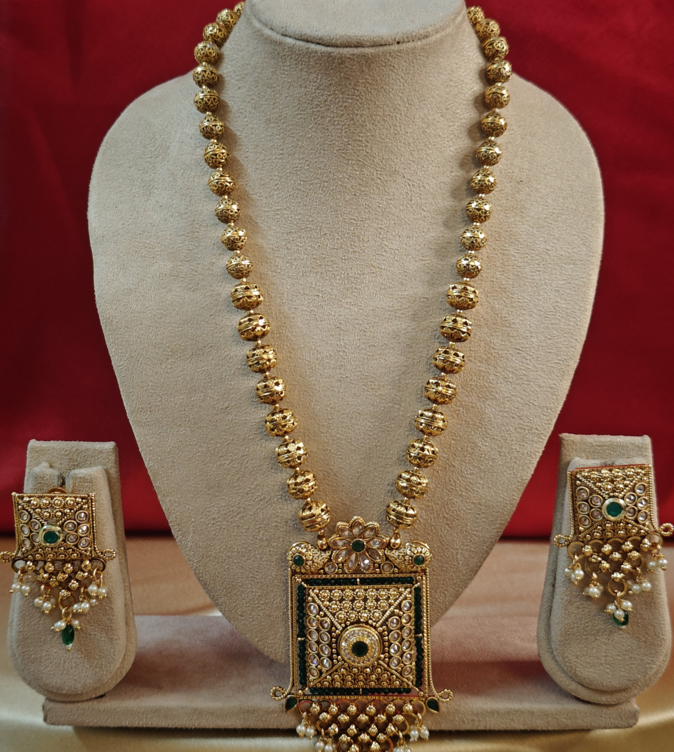 GREEN SAANVIKA JEWELLERY SET