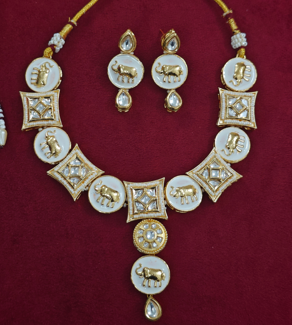 WHITE NANDINI JEWELLERY SET