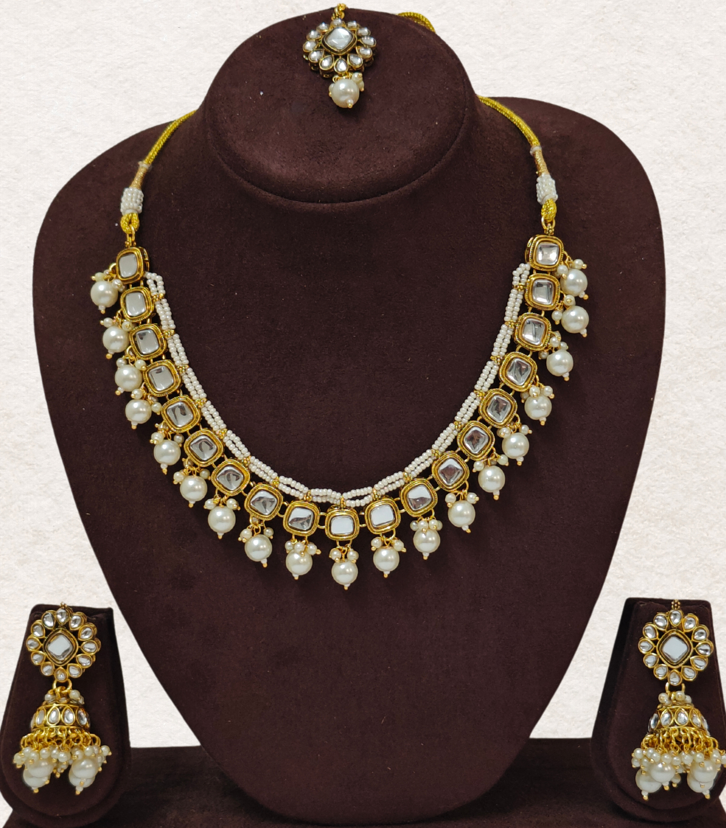 WHITE VINUTHA JEWELLERY SET