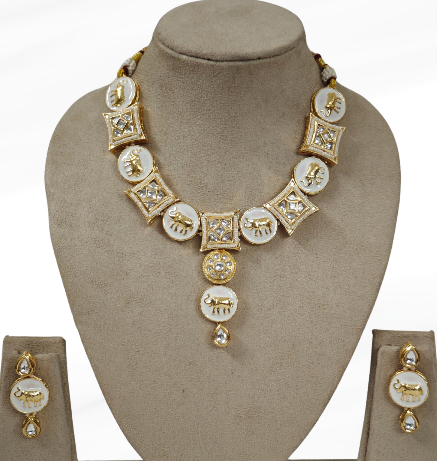 WHITE NANDINI JEWELLERY SET