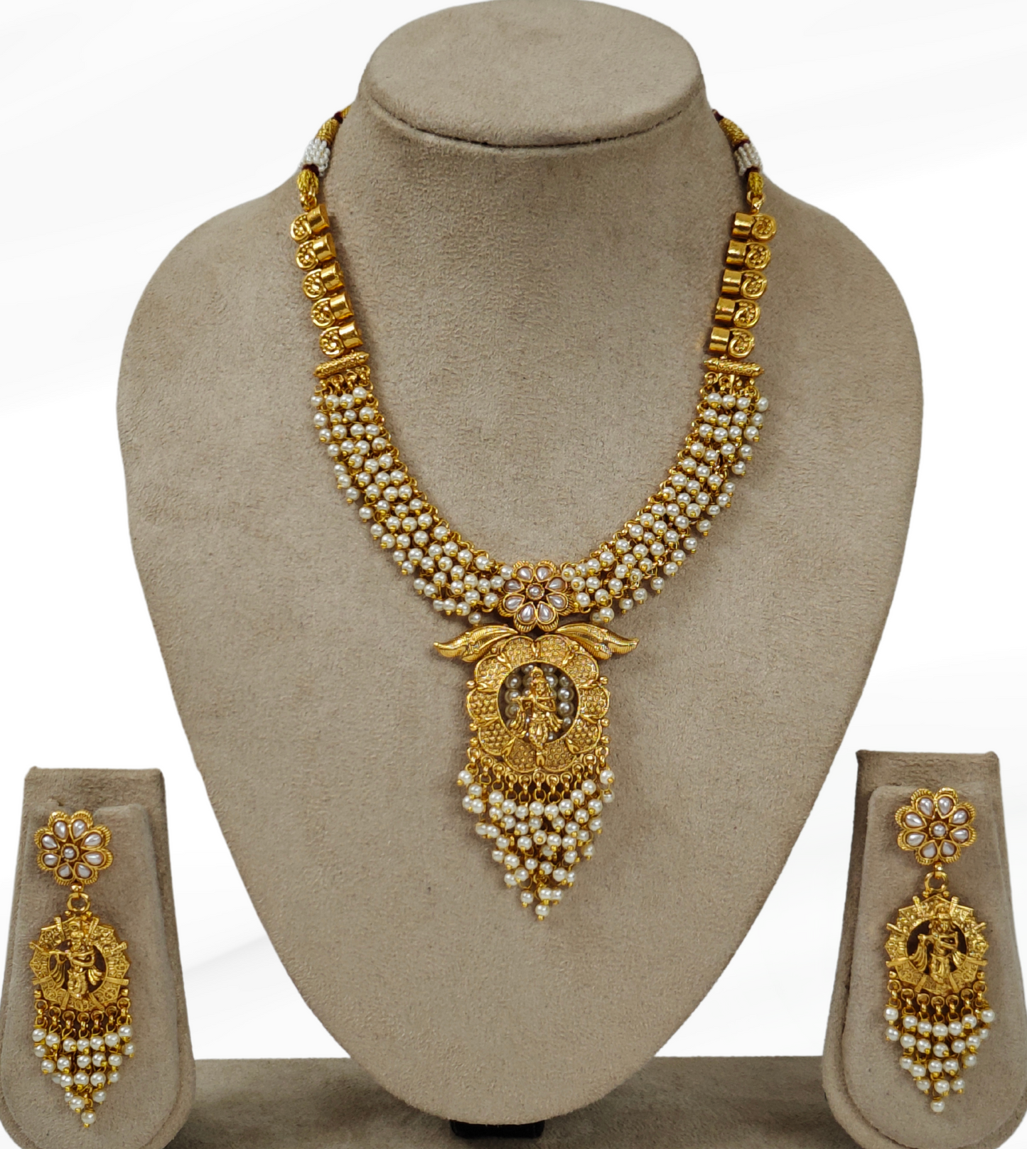 WHITE PREETHA JEWELLERY SET