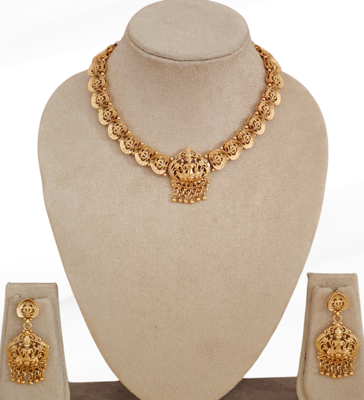 GOLDEN AADARSHINA TEMPLE JEWELLERY SET