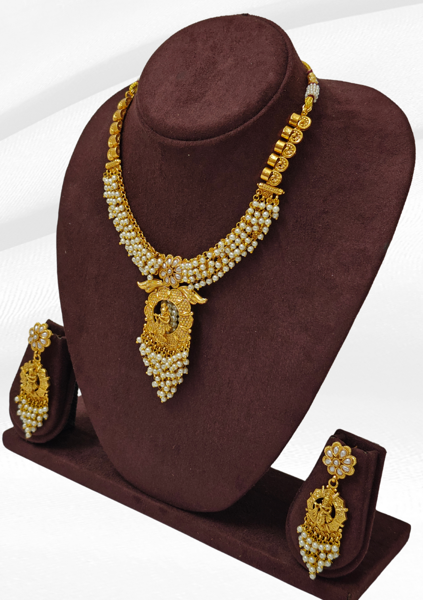 WHITE PREETHA JEWELLERY SET